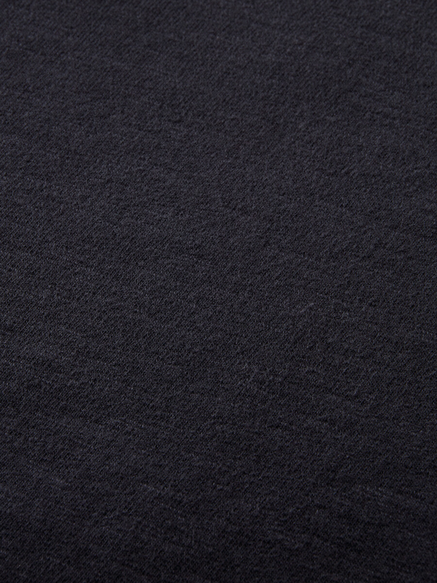 essentials – hoodie mit gesticktem logo