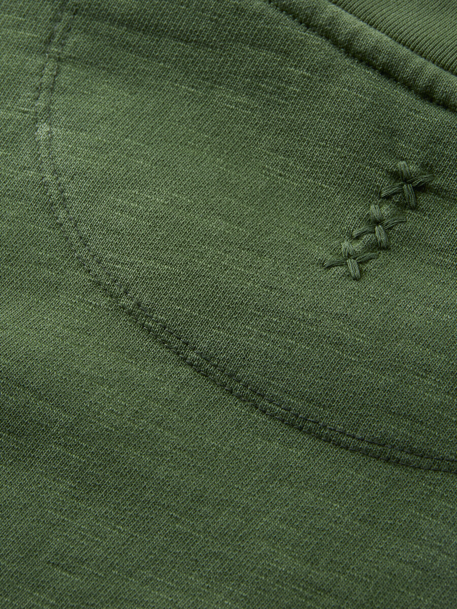 essentials – sweatshirt mit gesticktem logo