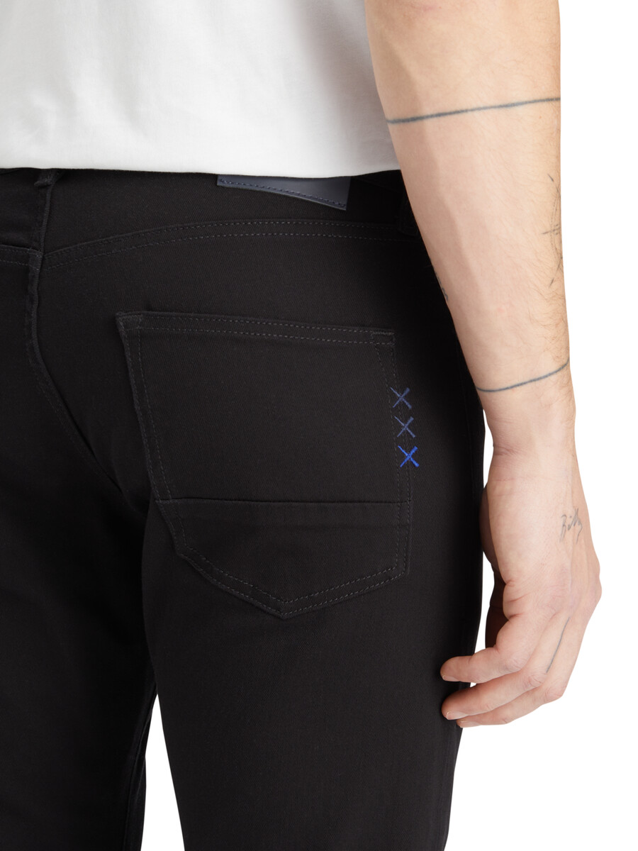 essentials — ralston slim jeans stay black