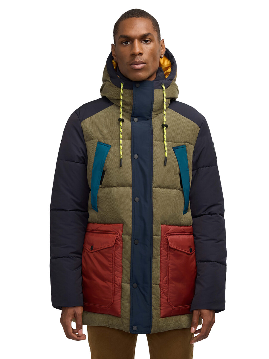 arza mixed media steppparka