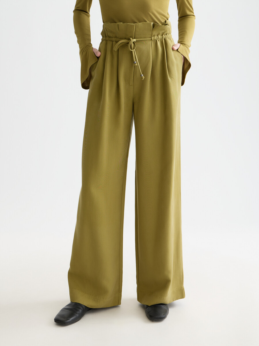 juni – hochgeschnittene weite twill-paperbag-hose