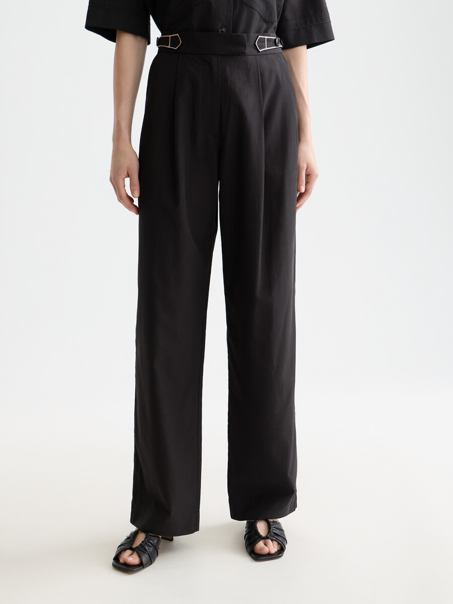 quinn - hose mit mittelhohem bund und weitem bein mit kreuzstich