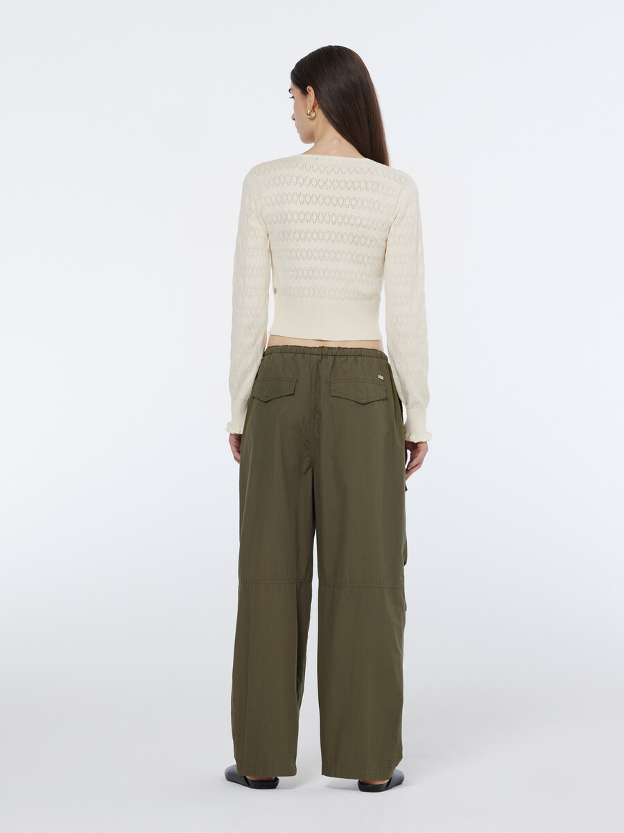 strickjacke mit punktmuster