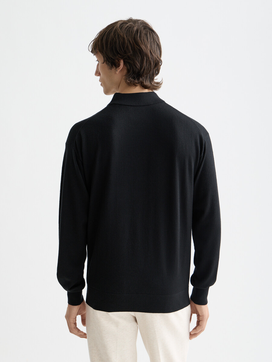 essentials — pullover mit überschnittenen schultern und stehkragen