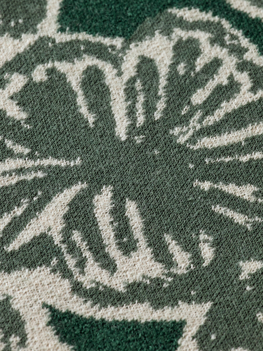jacquard-pullover mit überschnittenen schultern
