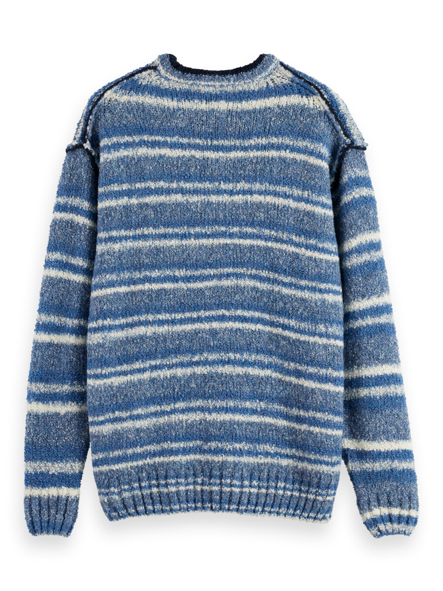bouclé-pullover mit überschnittenen schultern