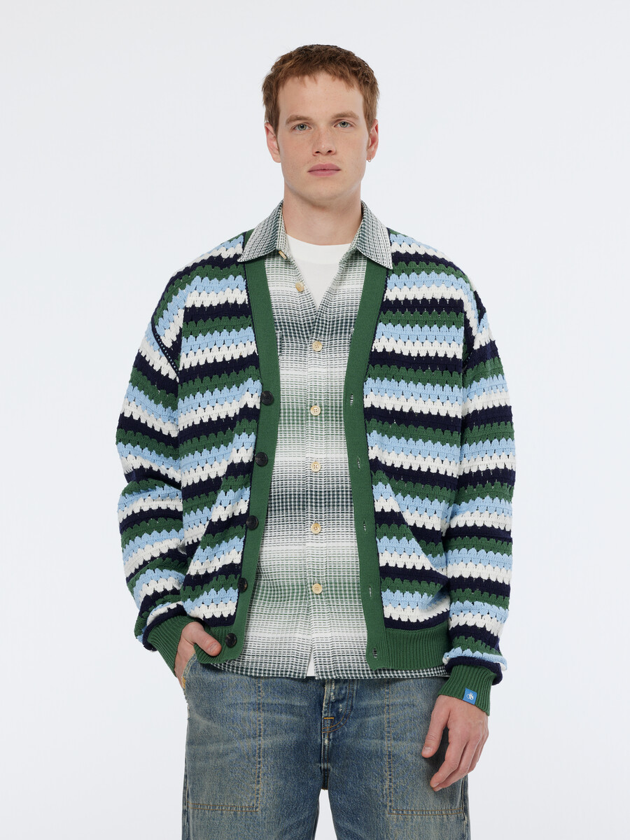 häkelstrickjacke mit überschnittenen schultern