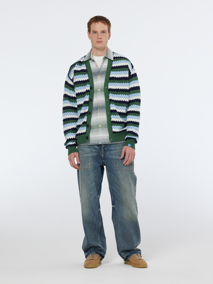 häkelstrickjacke mit überschnittenen schultern