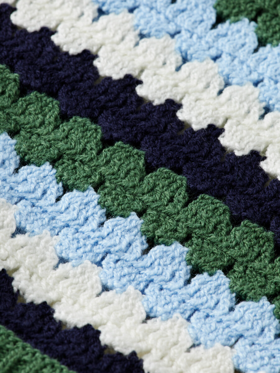 häkelstrickjacke mit überschnittenen schultern