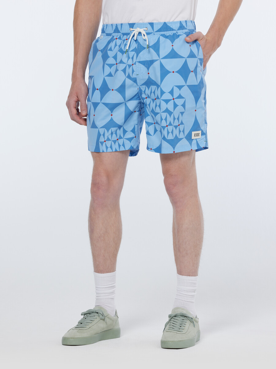 mittellange badeshorts mit diamantmuster