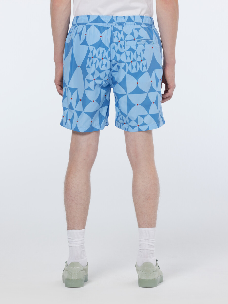 mittellange badeshorts mit diamantmuster