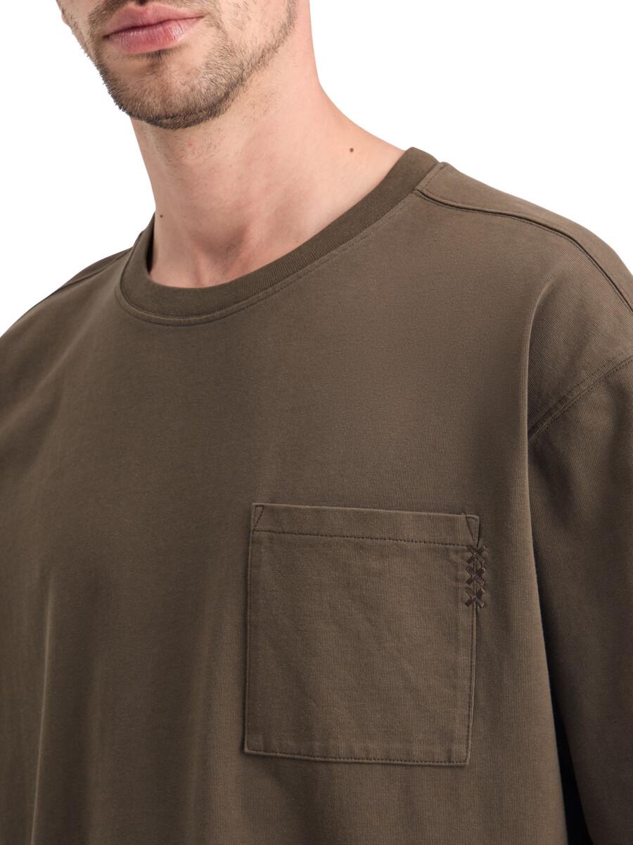 t-shirt mit lockerer passform und brusttasche