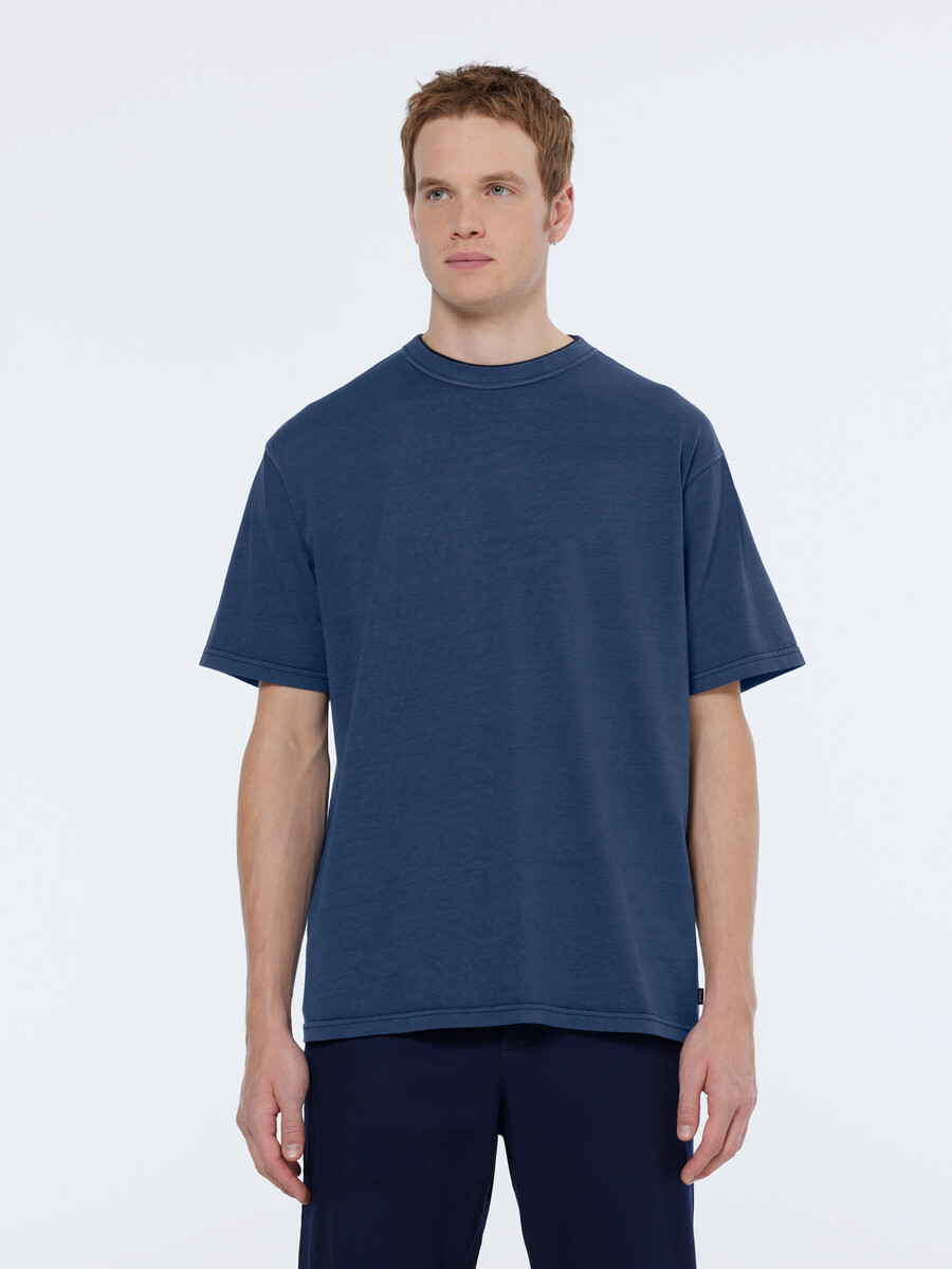 stückgefärbtes t-shirt mit lockerer passform