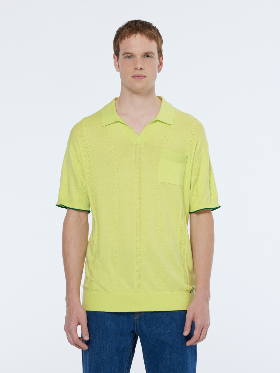 poloshirt aus strick mit v-ausschnitt und lockerer passform