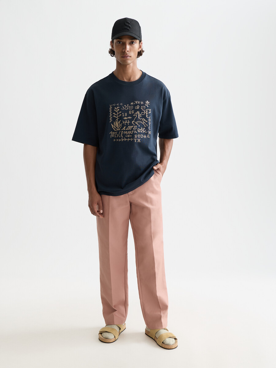 locker geschnittenes t-shirt mit kreuzstich-frontmotiv