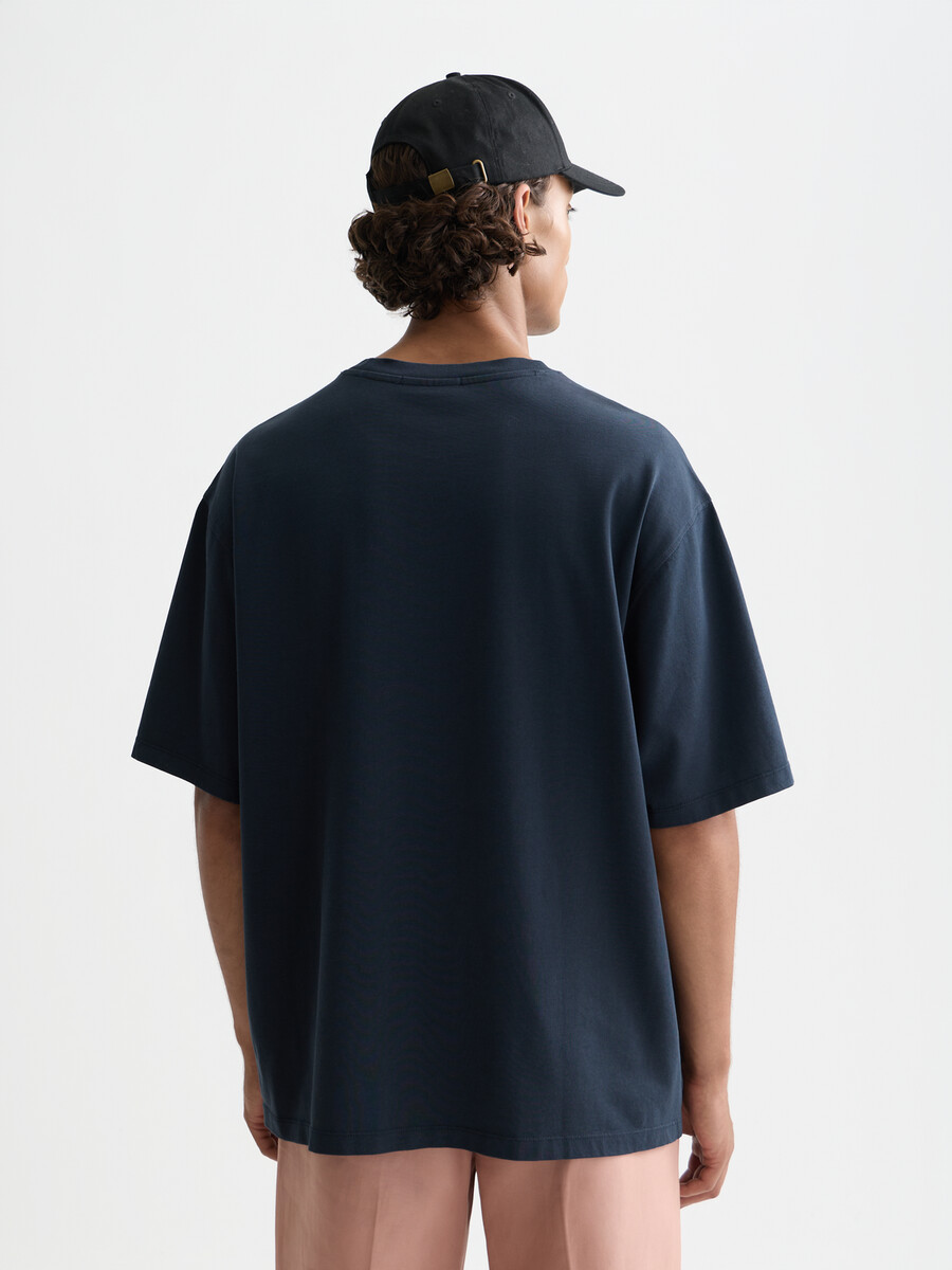 locker geschnittenes t-shirt mit kreuzstich-frontmotiv