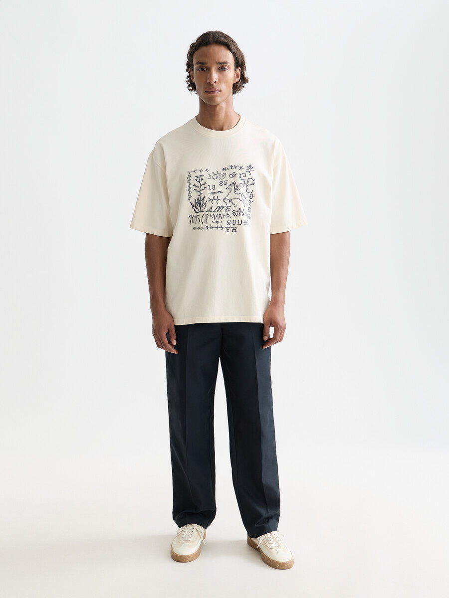 locker geschnittenes t-shirt mit kreuzstich-frontmotiv