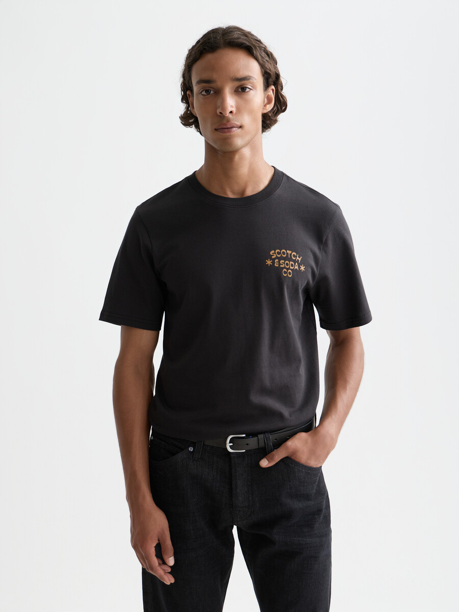 t-shirt mit brustmotiv normale passform
