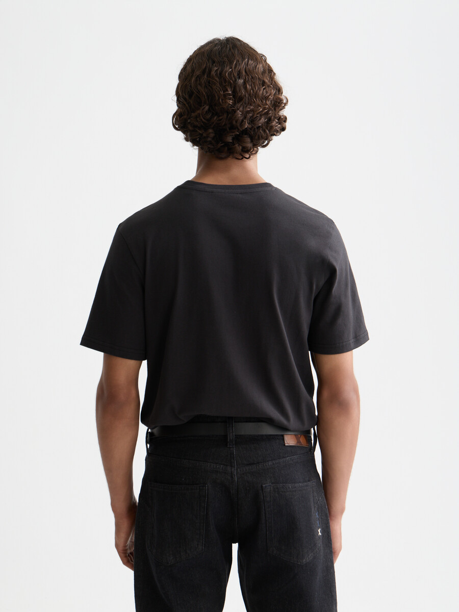 t-shirt mit brustmotiv normale passform