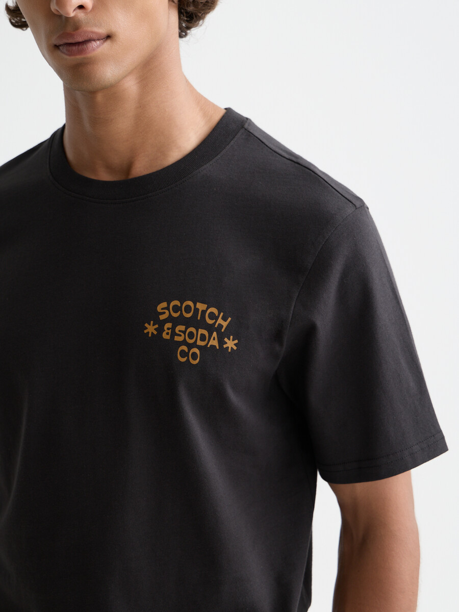 t-shirt mit brustmotiv normale passform