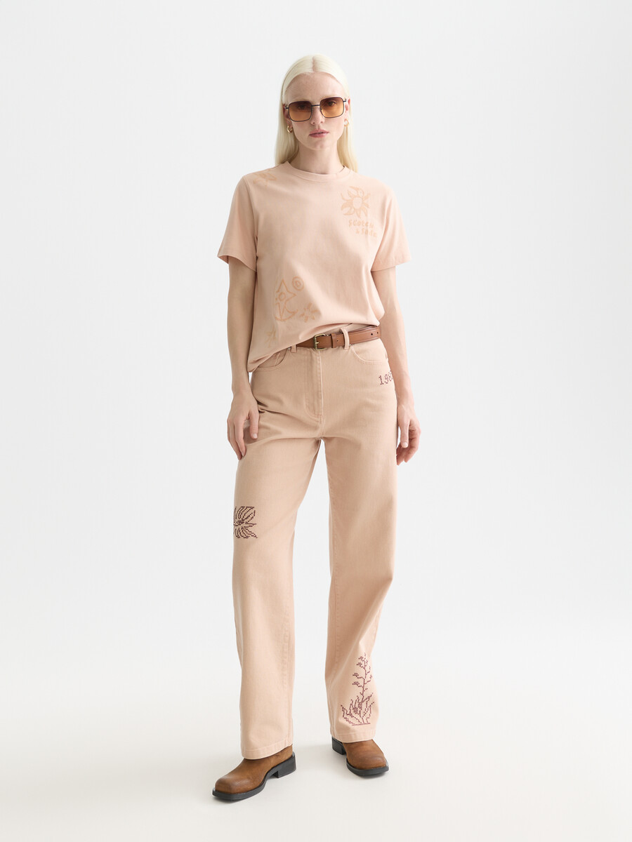 normal geschnittenes t-shirt mit flockdruck